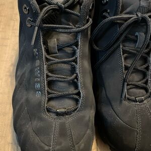 K-Swiss Men's Black Lace-Up Athletic Shoes